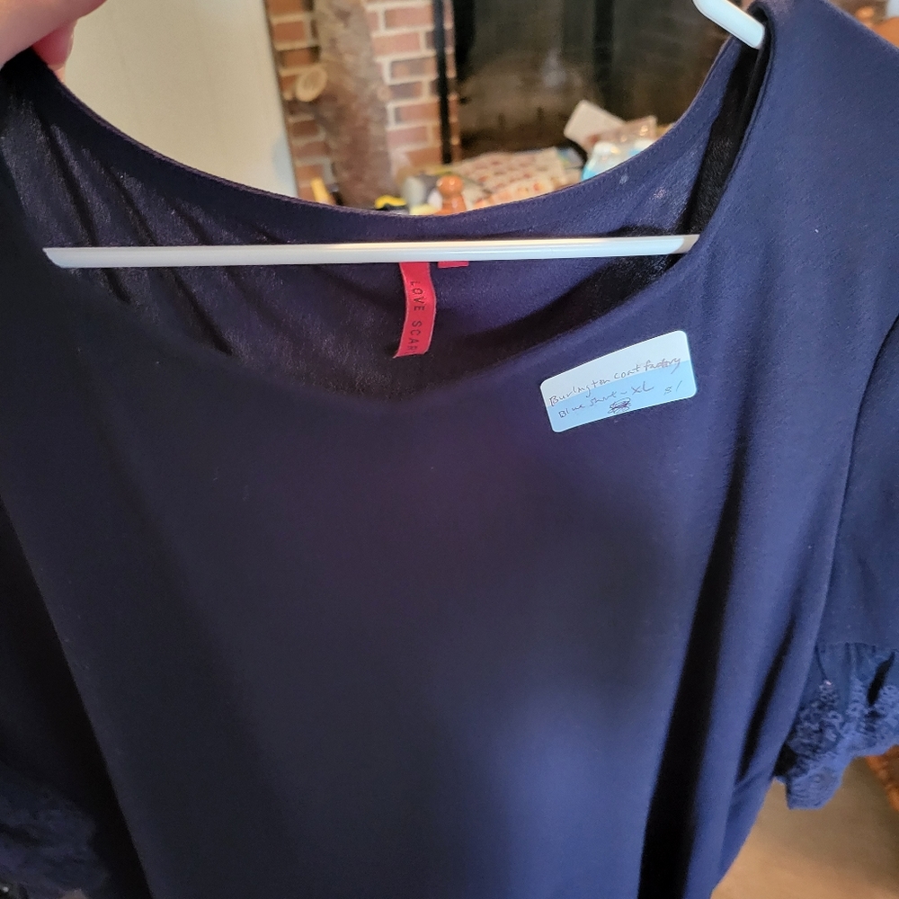 Casual blue top with lace on sleeves